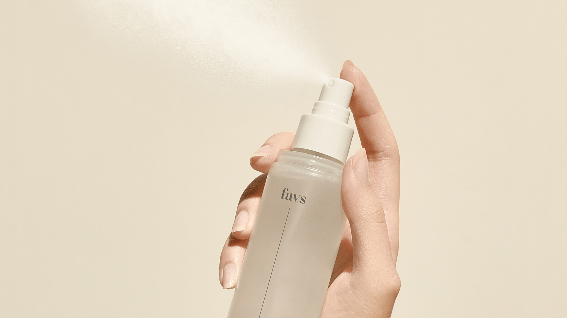 【種類別】ミスト化粧水の使い方まとめ｜化粧直し・持ち歩きにも便利なおすすめアイテムも紹介